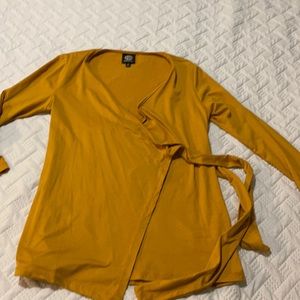 5/$25 Bobeau Golden Wrap Blouse